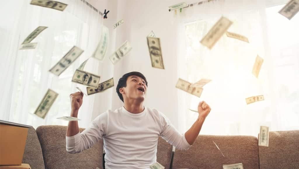 Memasuki Era Cashless Society Uang Tunai Masih Tetap Diminati